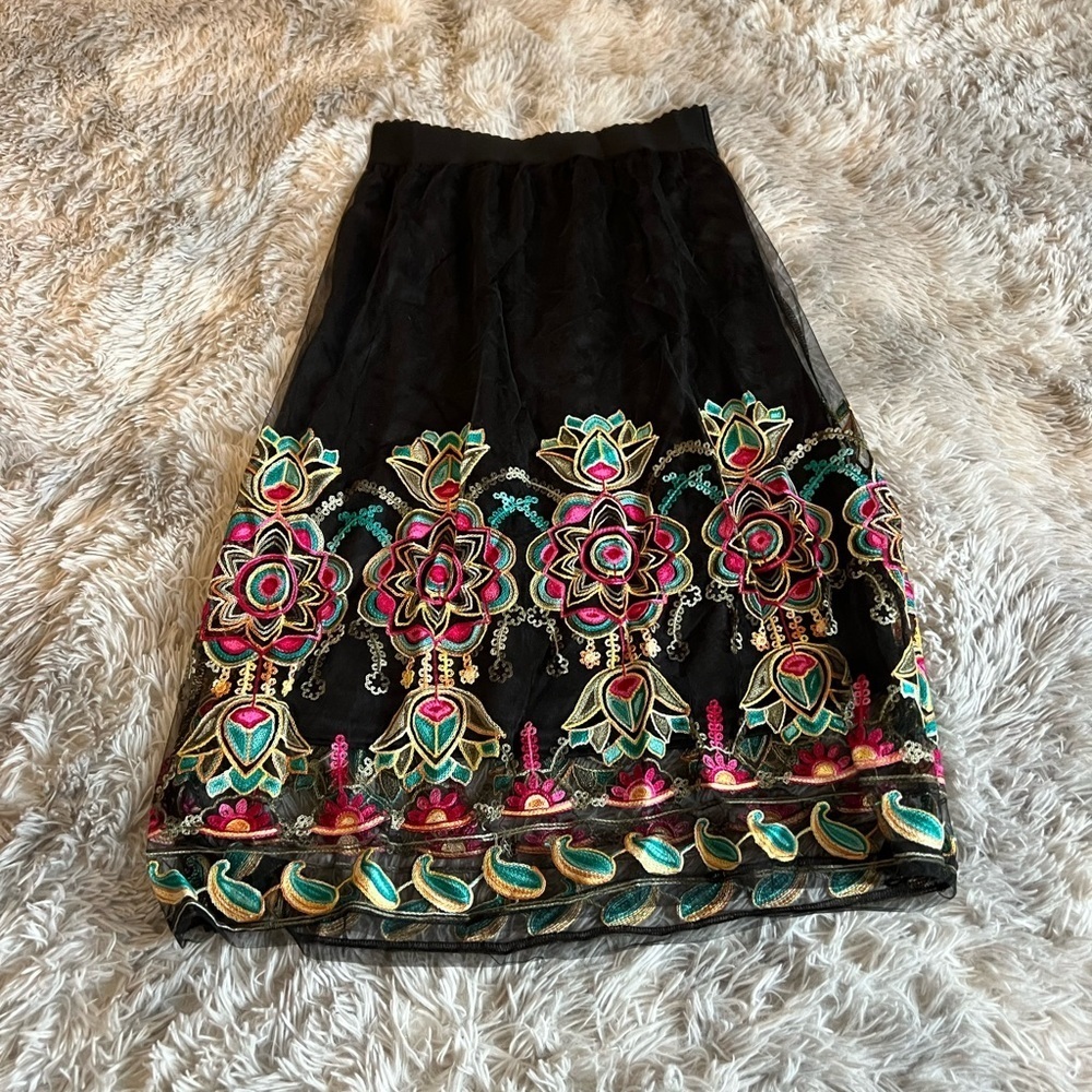 Like new Magic brand black floral and paisley skirt
